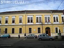 Pentru prima oara in ultimii ani, colegiul national emil racovita a fost detronat de pe primul loc de liceul avram iancu, in topul preferintelor elevilor cu cele mai mari medii din judetul cluj. Profesor De La Colegiul Emil RacoviÈÄ Atacat De PÄrinÈi Elevii Ii Iau ApÄrarea Stiri De Cluj