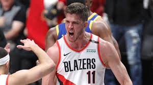 He stands tall at a height of 7ft. Meyers Leonard Stands For National Anthem Doesn T Think Kneeling Is Disrespectful Rsn