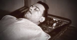 The scene where john dillinger is shot is being filmed one block from where i work on lincoln avenue in chicago. John Dillinger Grave Relatives Claim Evidence That Body Buried In Cemetery May Not Be Gangster Cbs News