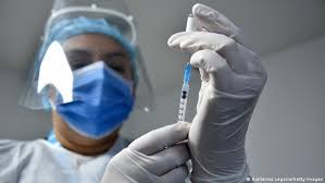 El plan de vacunación estratégico nacional, gratuito y voluntario que cuenta con distintas etapas definidas en base a criterios epidemiológicos específicos, como la exposición al virus o el riesgo a enfermedad grave a causa del mismo. America Latina Abogan Por Una Vacuna Contra El Covid Como Bien Publico Coronavirus Dw 25 03 2021