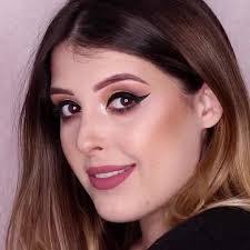 Sara Amrani's Instagram, Twitter & Facebook