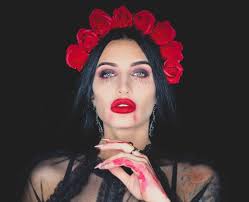 Va continua, o să îl aştept la aeroport. Ana Porgras De La Survivor 2021 Pictorial Sexy Imagini FierbinÅ£i Cu Faimoasa Kfetele