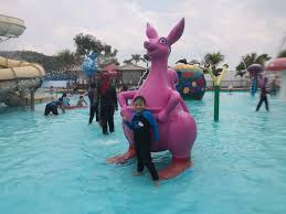 This is bangi wonderland by malaysiafood &travel on vimeo, the home for high quality videos and the people who love them. Family Review Of Bangi Wonderland Themepark And Resort Ninja Housewife