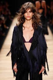 It gives an illusion of volume to thin hair, whereas it makes thick hair light and aids their free movement. Long Shag Haircut 13 Styles For All Hair Types To Try