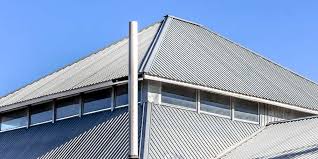 Je viens de repérer une fuite assez significative sur le toit de ma résidence secondaire, il s'agit d'un petit bâtiment type chalet, fin des années 60, la couverture est en fibro ciment amiante (type onduline, tôle ondulée en fibro style. Prix Everite Sans Amiante