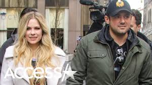 The same can be said of lavigne herself. Avril Lavigne And Billionaire Boyfriend Phillip Sarofim Call It Quits After 1 Year Of Dating Youtube