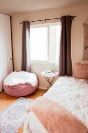 Decorating just a little apartment can be challenging, but it's an enjoyable challenge. Affordable College Apartment Bedroom Decor Ideas