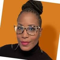 Lisa Holsinger's Instagram, Twitter & Facebook