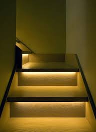 Escalier Fait Maison Des Escaliers Interieurs Eclaires Pour Plus De Confort Nel 2020 Scale Interne Illuminazione Scale