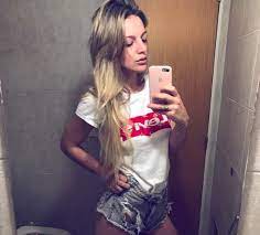 Me comuniqué con mariana gonzález por mensaje privado en redes sociales, me contestó muy amablemente, me dice que. Un Crack Brian Fernandez Escuchando Cumbia En Su Ferrari Nexodiario