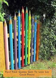 34 Einfache Und Preiswerte Diy Ideen Um Den Garten Und Hof Zu Verschonern Gardenideas Garden Garden Gardend Garden Gates Garden Projects Gardening For Kids