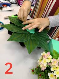 Sirih junjung merupakan salah satu adat budaya melayu yang kebiasaannya diletakkan di dalam dulang hantaran pertunangan atau perkahwinan. Cara Gubah Sirih Junjung Orchid