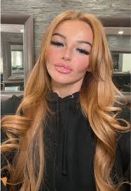 Courtney Cavanagh's Instagram, Twitter & Facebook