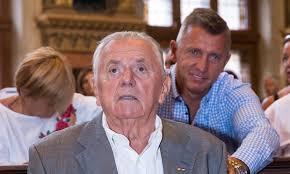 He played his entire career at vasas sc, where he operated as a. Meszoly Kalman Felkeszult Igy Varja A Szivmutetet A Focilegenda Ripost