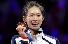 In pictures: Hong Kong's Vivian Kong wins gold in women's individual epee  at the Paris Olympics Full gallery: https://sc.mp/kcpgp