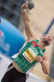 He was offered a second shot only six weeks later and it, too, knocked him out. The Shot You Can T Help Putting Polanik