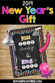 New Years 2021 Student Gift Tag For Candy Kiss 2020 Goodbye Ring In 2021 Student Gift Tags Student Gifts Happy New Year Gift