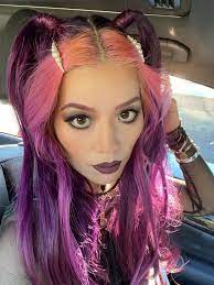 La Carmina Tiktok Lacarmina Hairstyles Gothic Hair Gothtok Witchtok Front Strands Side Face Egirl Gothic Hairstyles Goth Hair Hair Styles