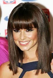 Love this clean cut fringe. I think the medium length hair is coming back  into style.