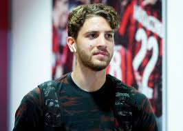 Manuel locatelli burst into italian football with an explosive goal against giants juventus in 2016. Manuel Locatelli Did Milan Give Up On Him Too Quickly