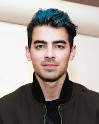 Joe Jonas Reveals Why He Dyed His Hair Blue Hint It S Not What You Think Men Hair Color Dyed Hair Men Blue Hair Highlights
