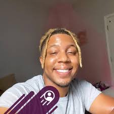 Kristi Mills's Instagram, Twitter & Facebook