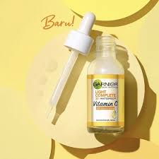 Untuk mendapatkan kulit mulus tidak harus dengan skincare yang penggunaannya rumit dan butuh biaya besar, menggunakan sabun cuci muka pun sudah selain itu, kandungan ini pun juga dapat meredakan iritasi dan kemerahan pada kulit. Nutrisi Kulit Wajah Lewat Garnier Light Complete Vitamin