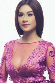 3 năm trước cô gái này khiến Hoa hậu Phạm Hương lu mờ