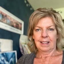 Carol Ratcliff's Instagram, Twitter & Facebook