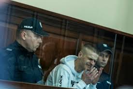 Tomasz komenda przeżył straszne chwile, ale przeżył i może walczyć z systemem, który go pogrążył, może walczyć o rentę, którą już zresztą na temat dziewczyny, która nie może wskazać na swoich oprawców. Dlaczego Oskarzono Tomasza Komende Kompromitujace Bledy Sledztwa Natemat Pl