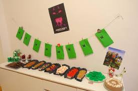 Minecraft Party Zum Kindergeburtstag Mit Deko Spielen Kuchen Minecraft Party Kindergeburtstag Minecraft Geburtstag