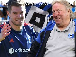 Jun 14, 2021 · es gebe hinweise, dass die frau auch andere schutzvorkehrungen wie das lüften der klassenzimmer nicht beachtet habe. Hsv Torjager Simon Terodde Jagt Horst Hrubeschs Rekord Hsv