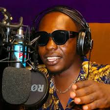 BREAKING. Manchester United midfielder Paul labile pogba has been left out  of the France squad because he has tested positive for Corona virus.  #RadioPacisSports #StopStigma