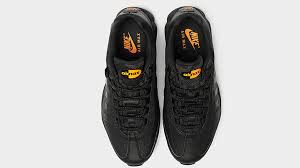 Nike air max 95men's shoerunning cred meets street cred.taking inspiration from the human body and running dna, the nike air max 95 mixes unbelievable comfort with head turning style. Nike Air Max 95 Ultra Se Black Orange Where To Buy Undefined The Sole Supplier