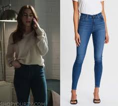 Cassie bowden (kaley cuoco) is a flight attendant who quickly hits it off with alex sokolov (michiel huisman), a handsome passenger on her plane, while en. Flight Attendant Fashion Clothes Style And Wardrobe Worn On Tv Shows Shop Your Tv