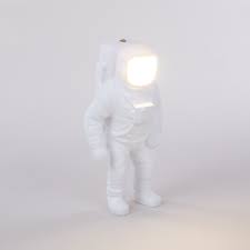 194 фразы в 15 тематиках. Dekoleuchte Astronaut Seletti Hotel Ultra