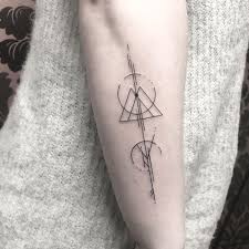 63 Stunning And Non Boring Gemini Tattoos Our Mindful Life Gemini Tattoo Gemini Tattoo Designs Geometric Gemini Tattoo