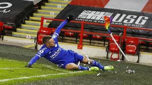 The match will be held behind closed doors at craven cottage. Rayakan Gol Vardy Patahkan Bendera Sepak Pojok
