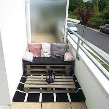 20 Idee Fai Da Te Per Arredare Il Balcone Con I Pallet Ispirando Decorazione Balcone Di Appartamento Mobili Da Balcone Idee Per Decorare La Casa