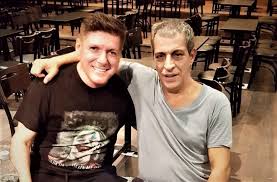 Ο θέμης αδαμαντίδης απάντησε για το γεγονός ότι αποχώρησε από το σχήμα με τον πάνο καλλίδη και την ελένη χατζίδου, στην ελεονώρα μελέτη και στο «μετά τα μεσάνυχτα». O 8emhs Adamantidhs Kai O Dhmhtrhs Giwths Epistrefoyn Sto Empath Greek Music To The Max