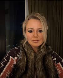 Husband asks wife to avoid wearing Yote gear