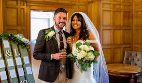 Based in havertown, pennsylvania, llanerch country club is a classic golf club wedding venue just outside of. Wedding Flowers Lydia And Jo Coombe Lodge Isabloom