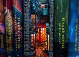 Nerdforge On Instagram New Video Out Making A Harry Potter Book Nook Check It Out Harrypotter Diy In 2020 Book Nooks Harry Potter Harry Potter Book