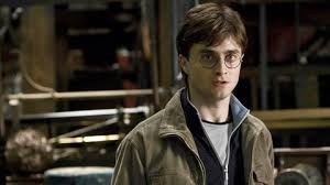 Daniel radcliffe takes his opening night bow in equus on broadway at the broadhurst theatre on september 25, 2008 in new york city. Daniel Radcliffe Verrat Warum Er Wegen Harry Potter Alkoholprobleme Hatte Kino De