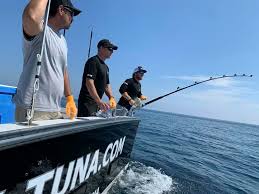 Captain bob was born on january 2, 1945 in the usa as robert grant billman. Wicked Tuna Rivalry Gives Way To Cooperation Local News Newburyportnews Com
