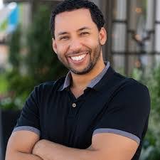 Dan Duval's Instagram, Twitter & Facebook