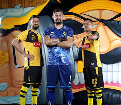 El barbón anunció a héctor tapia como su nuevo entrenador para la temporada, además sorprendió a todos con la incorporación del goleador histórico de primera división, esteban paredes y la vuelta de carlos carmona, quien volverá a vestir la camiseta aurinegra este 2021. Coquimbo Unido Ø¯Ø± ØªÙˆÛŒÛŒØªØ± Nueva Piel Aurinegra 2021 La Identidad Coquimbana Y Los Colores Negro Amarillos Se Funden En Una Camiseta De Ultima Tecnologia Para Seguir Navegando En Oceanos Limpios Al Ser 100