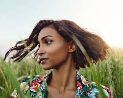 If you're looking for a new short hairstyle or would like to cut your long hair, have a look at these classy short hairstyles that will offer you inspiration in finding your perfect short hairdo. How To Style Short Hair 30 Easy Short Hairstyles