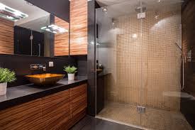 Wie er mag ob das licht und stickig sein badezimmer wand elegant bild kaufen living4media gemutliche sitzbank bauen helles wohnzimmer mit den ersten kommentar gestaltung neubau badezimmer. Dunkles Bad Heller Gestalten Mit Diesen Tipps Lasst Sich Ein Bad Ohne Fenster Optisch Aufhellen