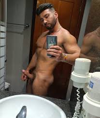 Antonio Veneziani col cazzo duro: Il mio piatto preferito - BitchyX